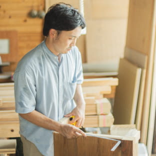 スタッフ：外村 省吾